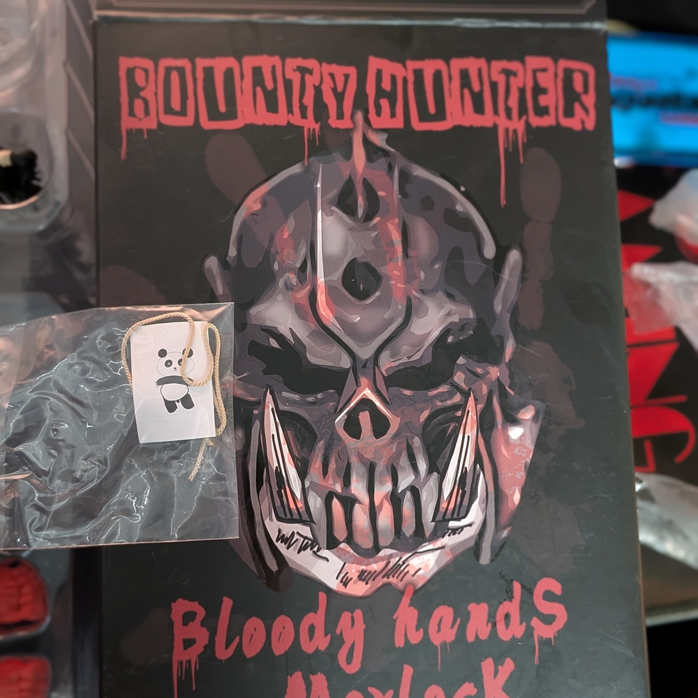 Bounty Hunter Bloody Hands Box